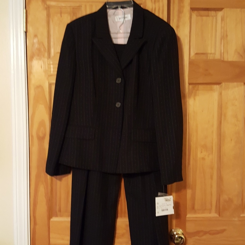 Women's suit